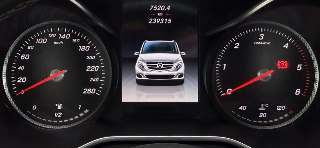 Mercedes-Benz V trieda V220 d lang 4MATIC