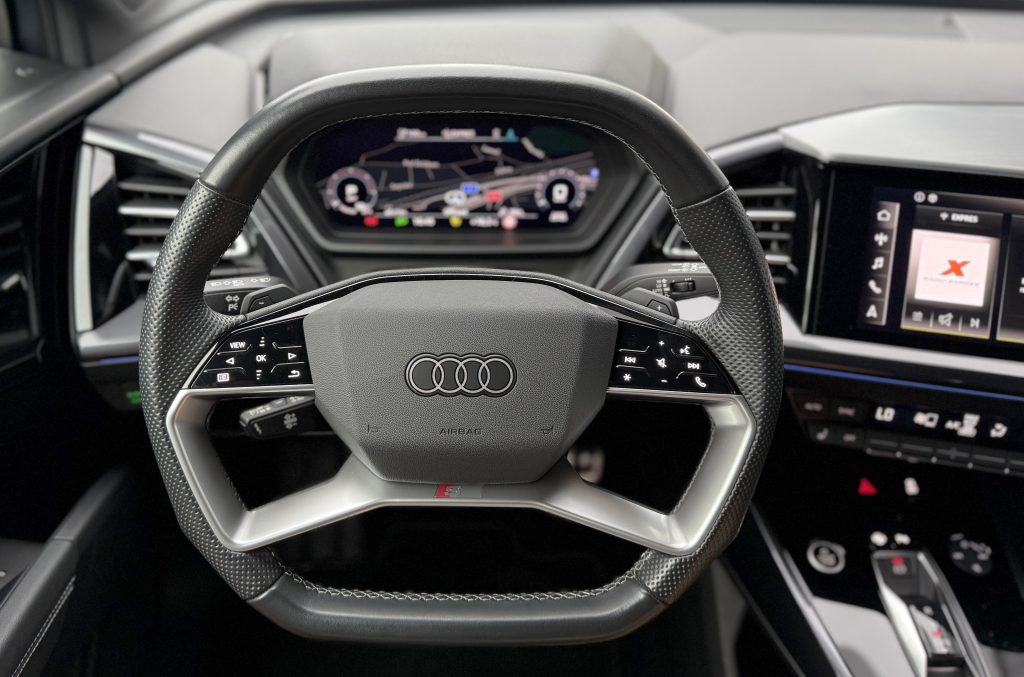 Audi Q4 e-tron 40 3xS-LINE PANORAMA R20 AVILO BATTERY CERTIFICATE 82kWh, 150kW