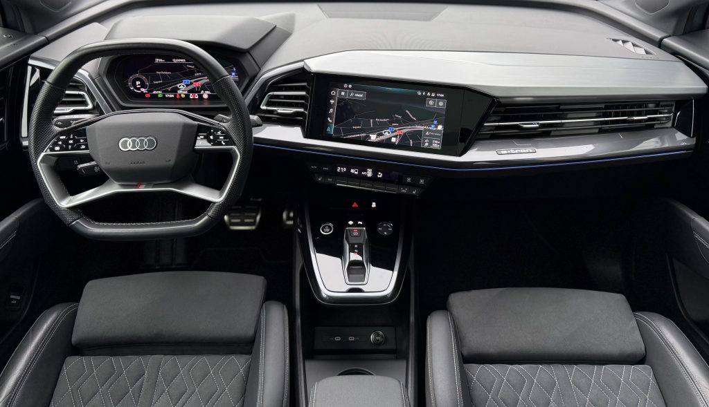 Audi Q4 e-tron 40 3xS-LINE PANORAMA R20 AVILO BATTERY CERTIFICATE 82kWh, 150kW
