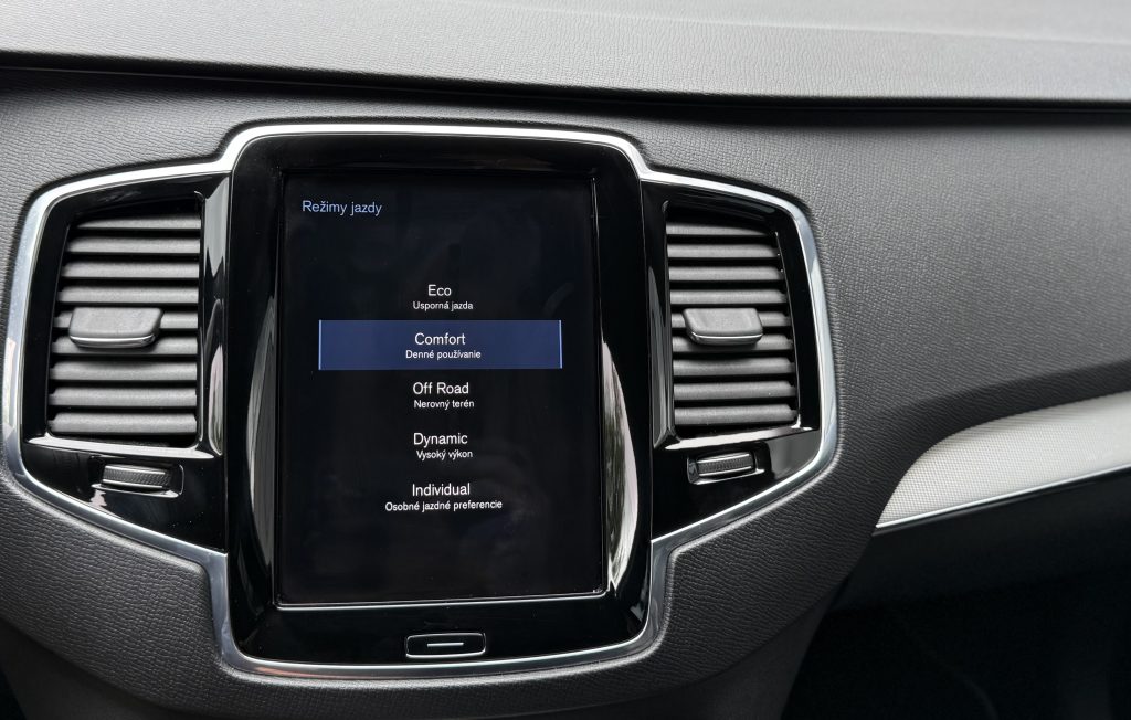 Volvo XC90 D5 AWD INSCRIPTION 7-MIEST KAMERA VIRTUAL FULL LED A/T, 173kW