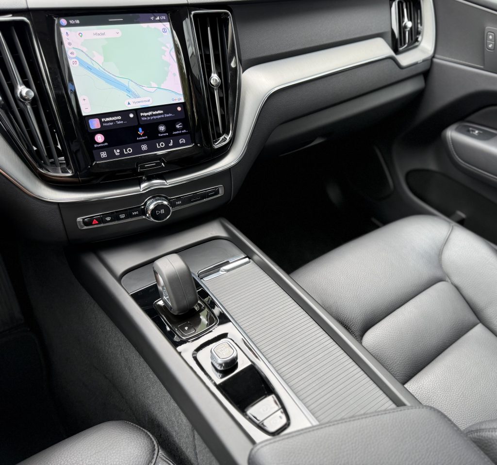 Volvo XC60 2.0 B4D mHEV AWD FACELIFT MATRIX LED VIRTUAL RADAR A/T