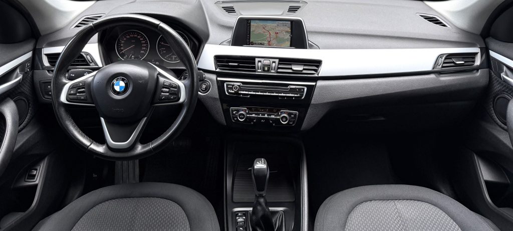 BMW X1 sDrive 18i Advantage A/T