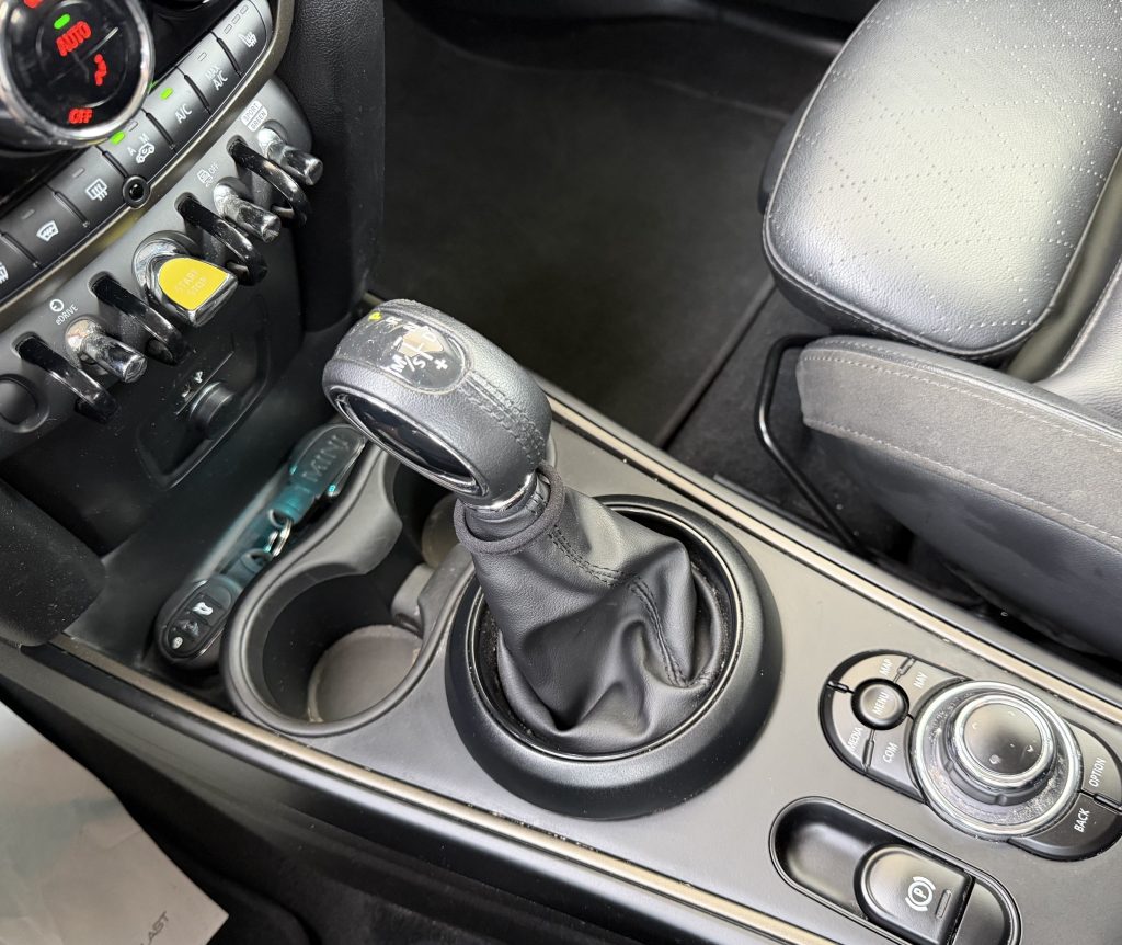 Mini Countryman Cooper SE ALL4 PHEV HEAD-UP KAMERA WEBASTO FULL LED R19