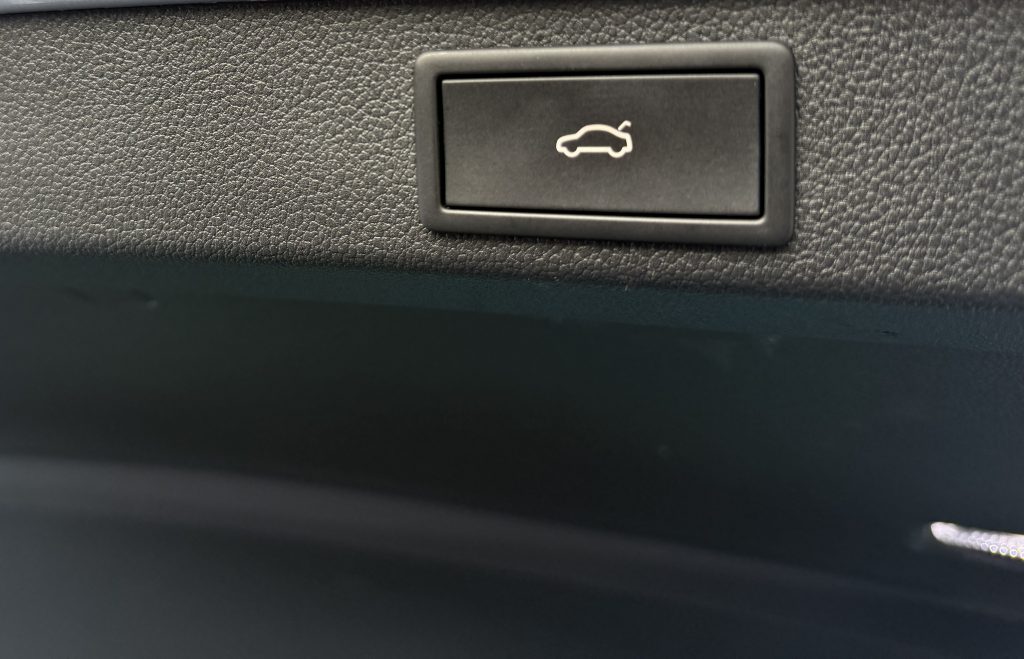 Škoda Superb Combi 2.0 TDI SPORTLINE CRYSTAL MATRIX 360°KAMERA RADAR VIRTUAL ALCANTARA DSG