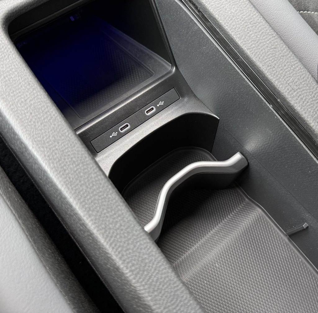 Volkswagen ID.4 PRO Performance IQ.LIGHT HEAD-UP MASÁŽ AVILOO BATTERY CERTIFICATE 77kWh, 150kW