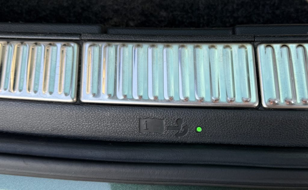 Škoda Superb Combi 2.0 TDI LAURIN&KLEMENT CRYSTAL MATRIX PANORAMA KAMERA VIRTUAL CANTON DSG