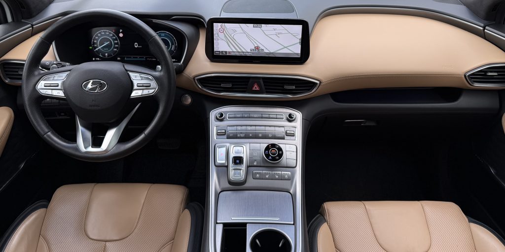 Hyundai Santa Fe 1.6 T-GDi HEV PREMIUM 4X4 HEAD-UP 360°KAMERA KRELL AUDIO CAMEL TAN INTERIOR, A/T