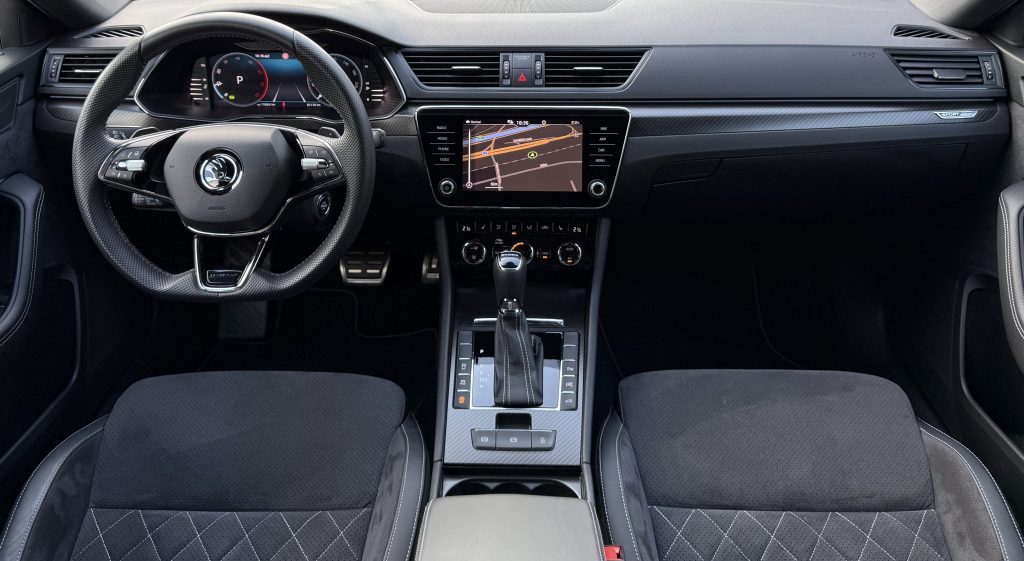 Škoda Superb Combi 2.0 TDI SPORTLINE CRYSTAL MATRIX 360°KAMERA RADAR VIRTUAL ALCANTARA DSG