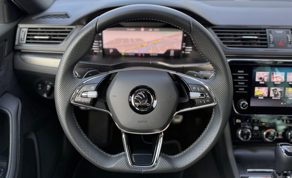 Škoda Superb Combi 2.0 TDI SPORTLINE CRYSTAL MATRIX 360°KAMERA RADAR VIRTUAL ALCANTARA DSG