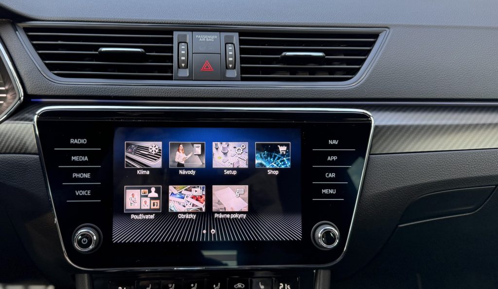 Škoda Superb Combi 2.0 TDI SPORTLINE CRYSTAL MATRIX 360°KAMERA RADAR VIRTUAL ALCANTARA DSG