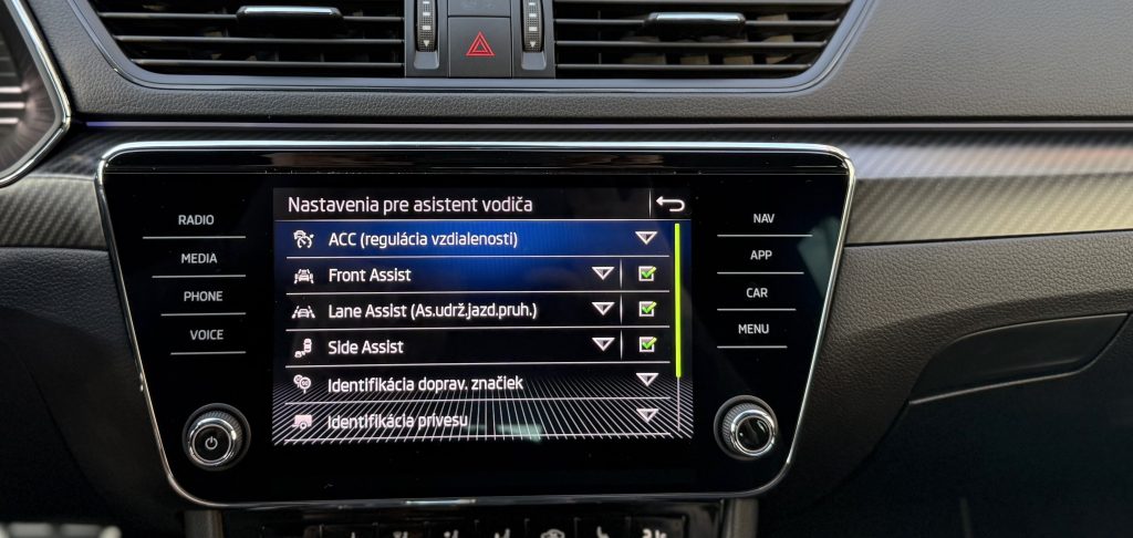 Škoda Superb Combi 2.0 TDI SPORTLINE CRYSTAL MATRIX 360°KAMERA RADAR VIRTUAL ALCANTARA DSG