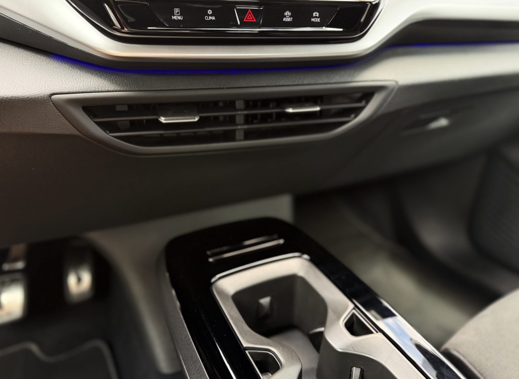 Volkswagen ID.4 PRO Performance IQ.LIGHT HEAD-UP MASÁŽ AVILOO BATTERY CERTIFICATE 77kWh, 150kW