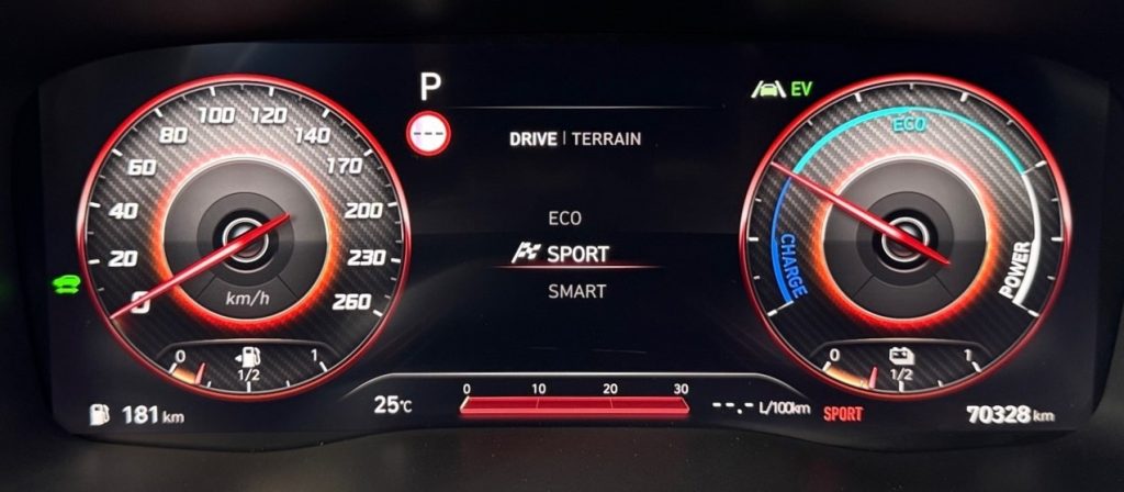 Hyundai Santa Fe 1.6 T-GDi HEV PREMIUM 4X4 HEAD-UP 360°KAMERA KRELL AUDIO CAMEL TAN INTERIOR, A/T