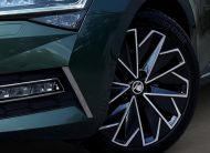 Škoda Superb Combi 2.0 TDI LAURIN&KLEMENT CRYSTAL MATRIX PANORAMA KAMERA VIRTUAL CANTON DSG