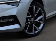 Škoda Superb Combi 2.0 TDI SPORTLINE CRYSTAL MATRIX 360°KAMERA RADAR VIRTUAL ALCANTARA DSG