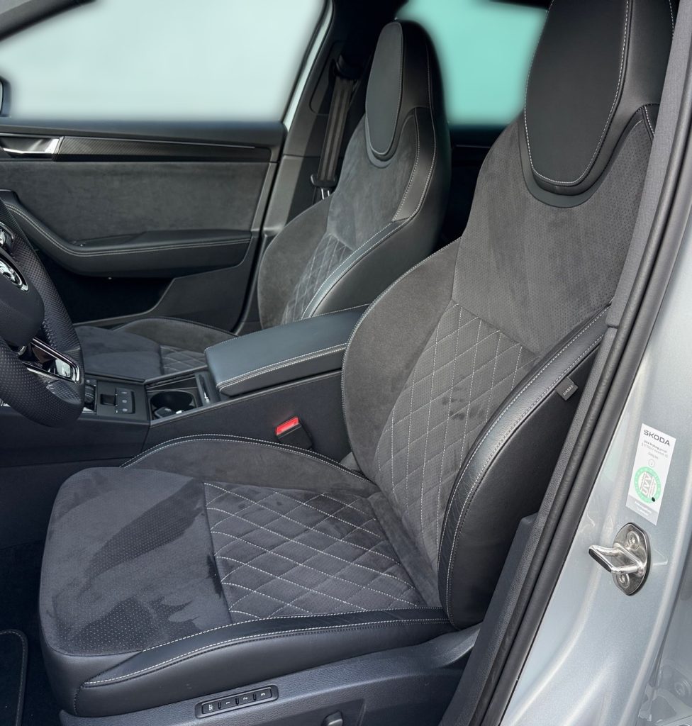 Škoda Superb Combi 2.0 TDI SPORTLINE CRYSTAL MATRIX 360°KAMERA RADAR VIRTUAL ALCANTARA DSG
