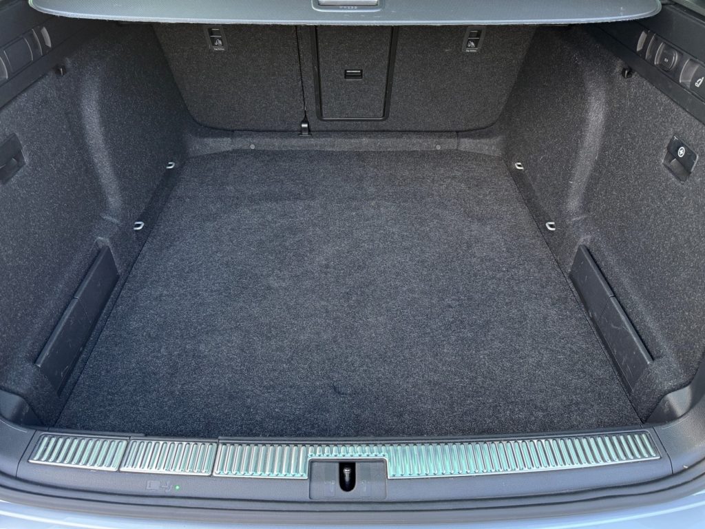 Škoda Superb Combi 2.0 TDI SPORTLINE CRYSTAL MATRIX 360°KAMERA RADAR VIRTUAL ALCANTARA DSG