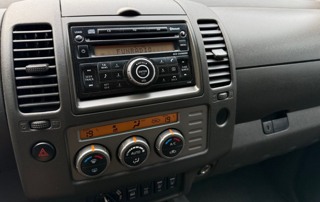 Nissan Navara DoubleCab 2.5D SE