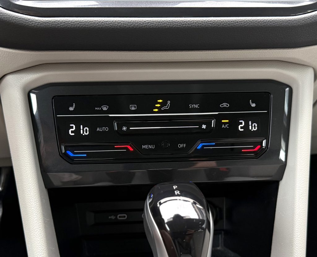 Volkswagen VW Tiguan Allspace 2.0 TDI 4Motion ELEGANCE IQ.LIGHT MATRIX HEAD-UP 360°KAMERA MASÁŽ VIRTUAL DSG