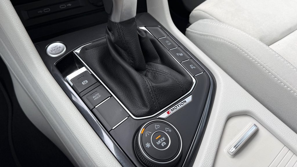 Volkswagen VW Tiguan Allspace 2.0 TDI 4Motion ELEGANCE IQ.LIGHT MATRIX HEAD-UP 360°KAMERA MASÁŽ VIRTUAL DSG