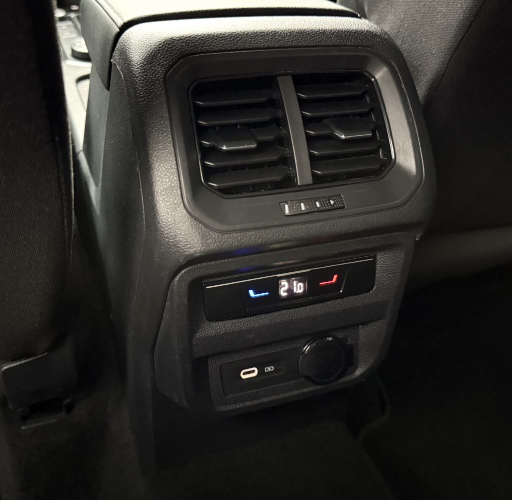 Volkswagen VW Tiguan Allspace 2.0 TSI 4Motion 245PS ELEGANCE IQ.LIGHT MATRIX HEAD-UP KAMERA VIRTUAL DSG