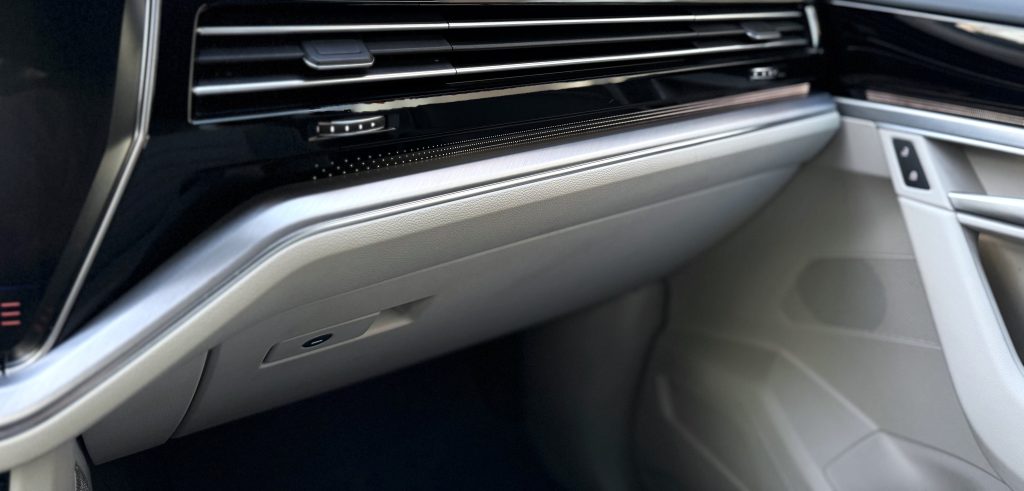 Volkswagen VW Touareg 3.0TDI V6 4Motion R-LINE MATRIX HD LED VIRTUAL KAMERA RADAR R21, Tiptronic