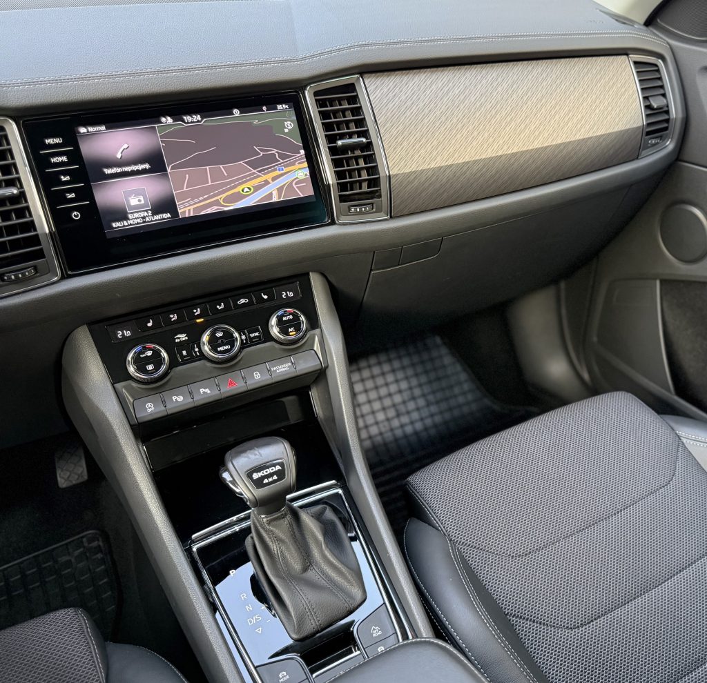 Škoda Kodiaq 2.0 TSI 4X4 CRYSTAL MATRIX LED WEBASTO KAMERA RADAR VIRTUAL DCC DSG