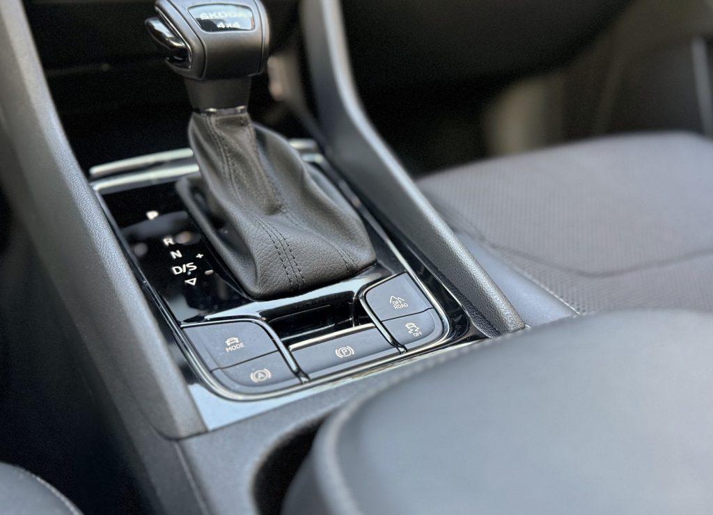 Škoda Kodiaq 2.0 TSI 4X4 CRYSTAL MATRIX LED WEBASTO KAMERA RADAR VIRTUAL DCC DSG