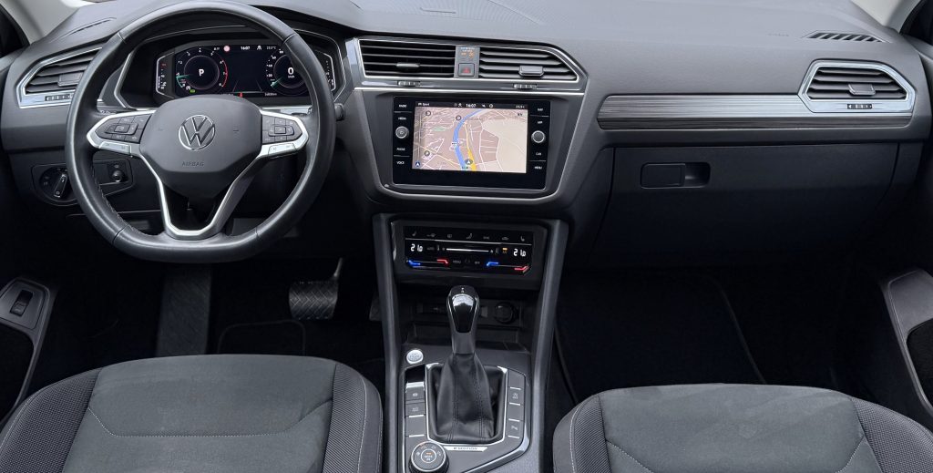 Volkswagen VW Tiguan Allspace 2.0 TSI 4Motion 245PS ELEGANCE IQ.LIGHT MATRIX HEAD-UP KAMERA VIRTUAL DSG
