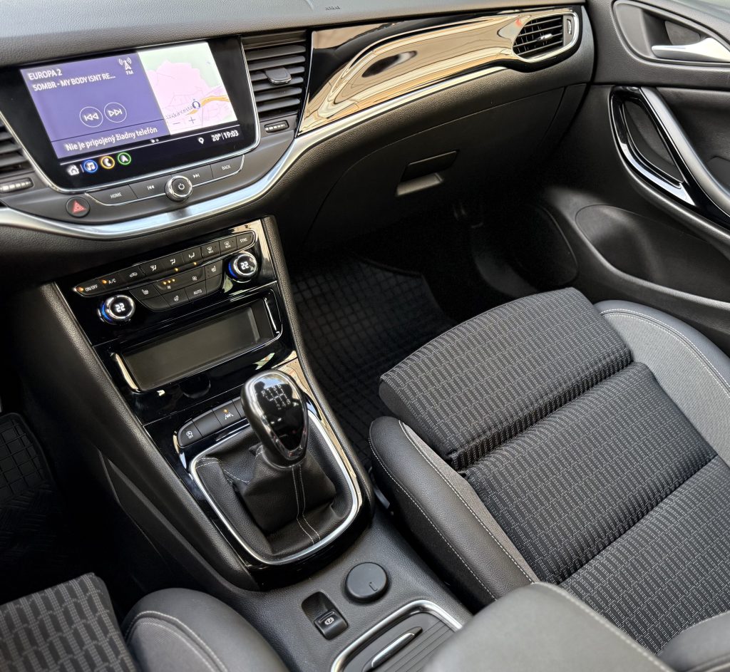 Opel Astra Sport Tourer ST 1.2 Turbo INTELLI-LUX MATRIX LED KAMERA KEYLESS VIRTUAL