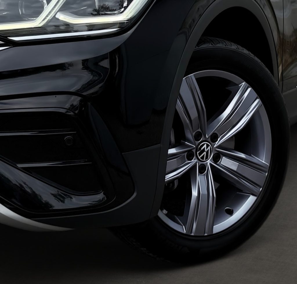 Volkswagen VW Tiguan Allspace 2.0 TSI 4Motion 245PS ELEGANCE IQ.LIGHT MATRIX HEAD-UP KAMERA VIRTUAL DSG