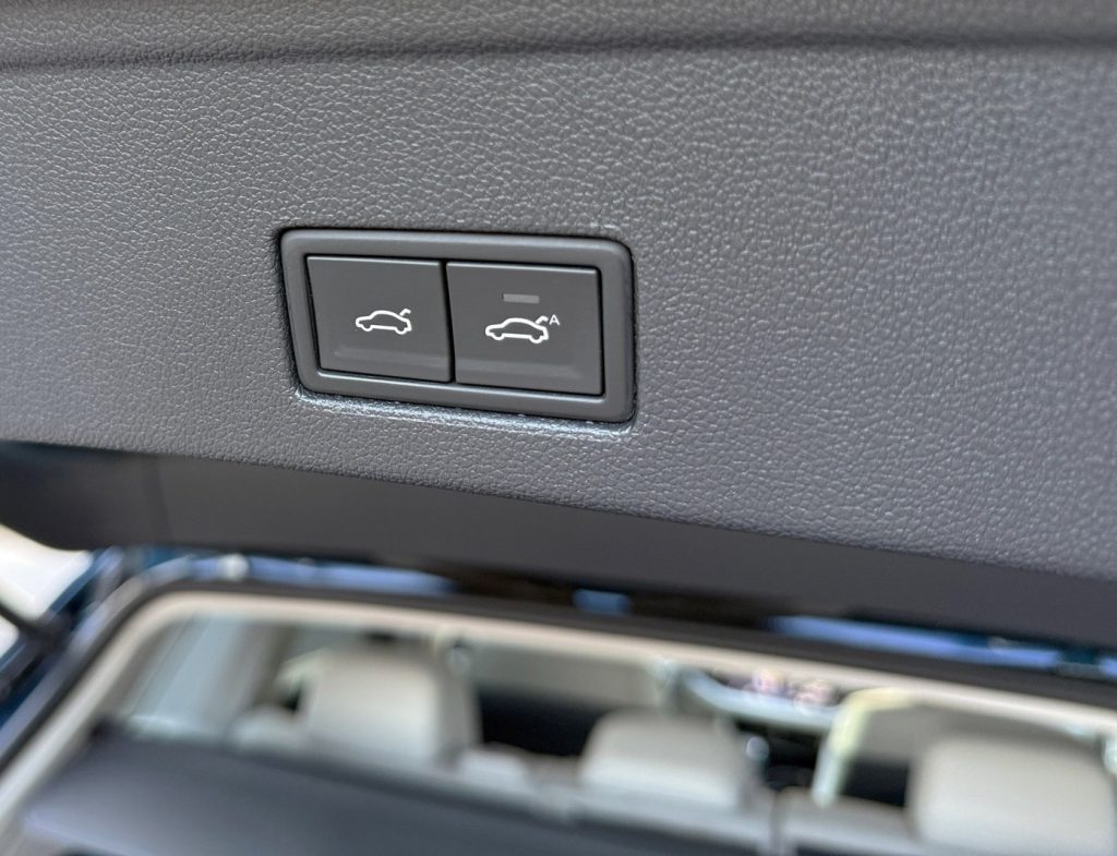 Volkswagen VW Touareg 3.0TDI V6 4Motion R-LINE MATRIX HD LED VIRTUAL KAMERA RADAR R21, Tiptronic