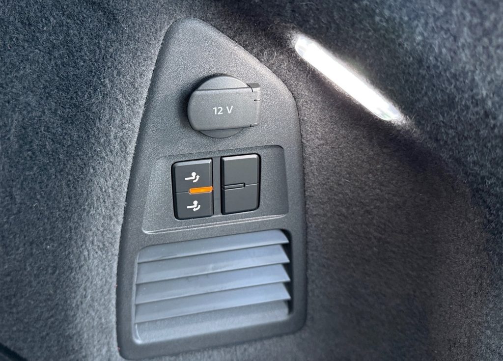 Volkswagen VW Touareg 3.0TDI V6 4Motion R-LINE MATRIX HD LED VIRTUAL KAMERA RADAR R21, Tiptronic