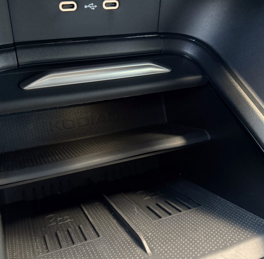 Škoda Kodiaq 2.0 TDI 4X4 CRYSTAL MATRIX HEAD-UP WEBASTO 360°KAMERA CANTON TOP SELECTION