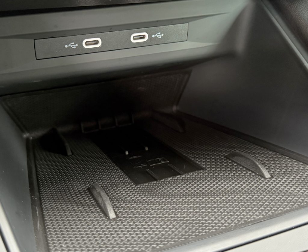 Cupra Formentor 1.5 ETSI mHEV DSG /VOZIDLO V PLNEJ ZÁRUKE/