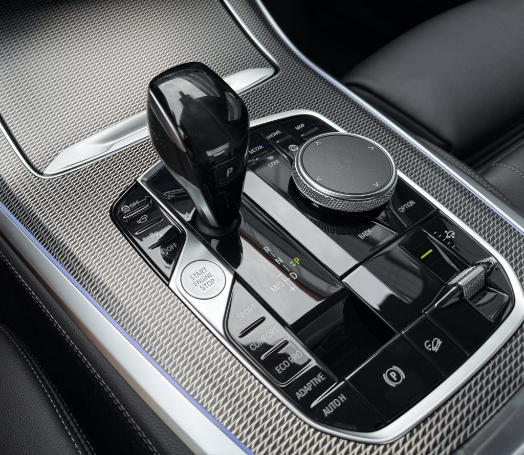 BMW X5 xDrive40i ///M Sport Packet LASER 360°3D KAMERA HEAD-UP R21 SLOVENSKÉ VOZIDLO