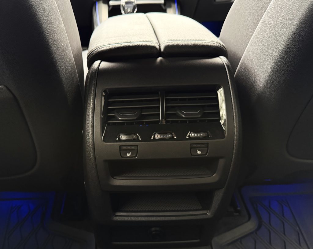 BMW X5 xDrive40i ///M Sport Packet LASER 360°3D KAMERA HEAD-UP R21 SLOVENSKÉ VOZIDLO