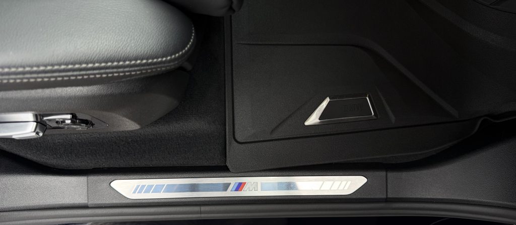 BMW X5 xDrive40i ///M Sport Packet LASER 360°3D KAMERA HEAD-UP R21 SLOVENSKÉ VOZIDLO