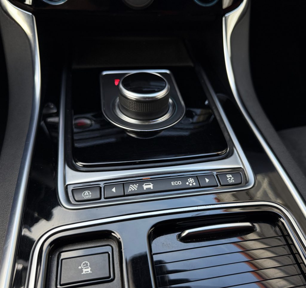 Jaguar XE 3.0 V6 380k S AT
