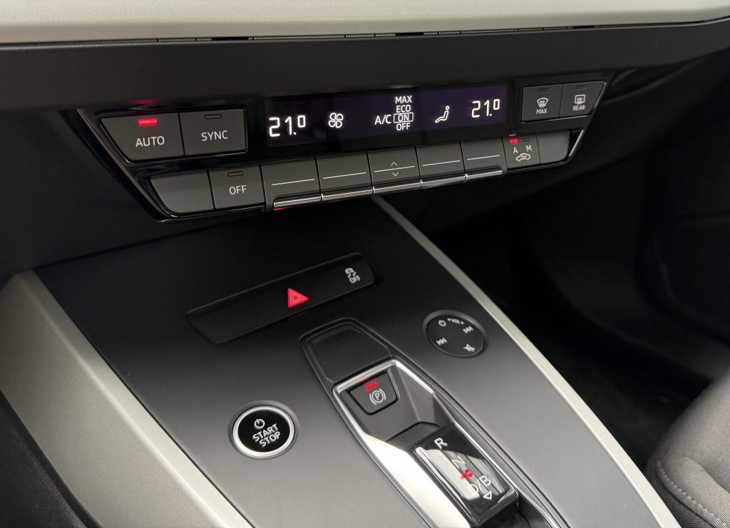 Audi Q4 e-tron 35 SONOS AUDIO VIRTUAL AVILOO BATTERY CERTIFICATE FULL LED R19 TEPELKO
