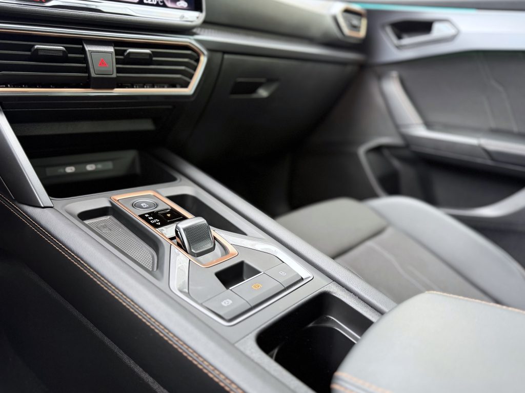 Cupra Formentor 1.5 ETSI mHEV DSG /VOZIDLO V PLNEJ ZÁRUKE/
