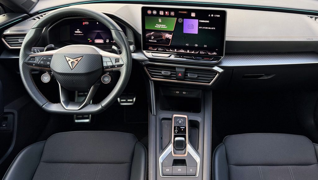 Cupra Formentor 1.5 ETSI mHEV DSG /VOZIDLO V PLNEJ ZÁRUKE/