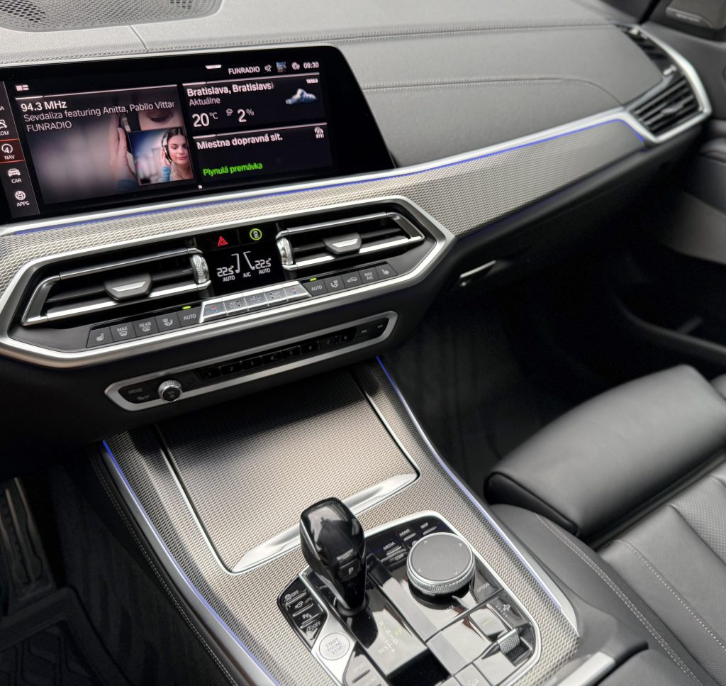 BMW X5 xDrive40i ///M Sport Packet LASER 360°3D KAMERA HEAD-UP R21 SLOVENSKÉ VOZIDLO
