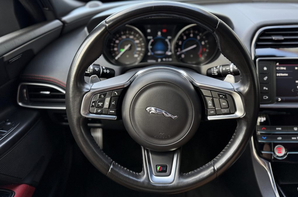 Jaguar XE 3.0 V6 380k S AT