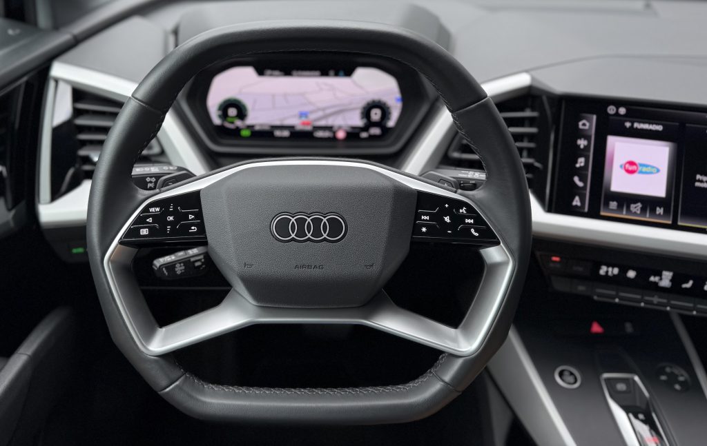 Audi Q4 e-tron 35 SONOS AUDIO VIRTUAL AVILOO BATTERY CERTIFICATE FULL LED R19 TEPELKO