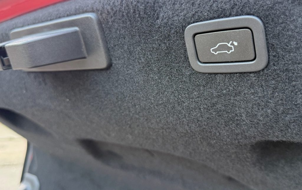 Jaguar XE 3.0 V6 380k S AT