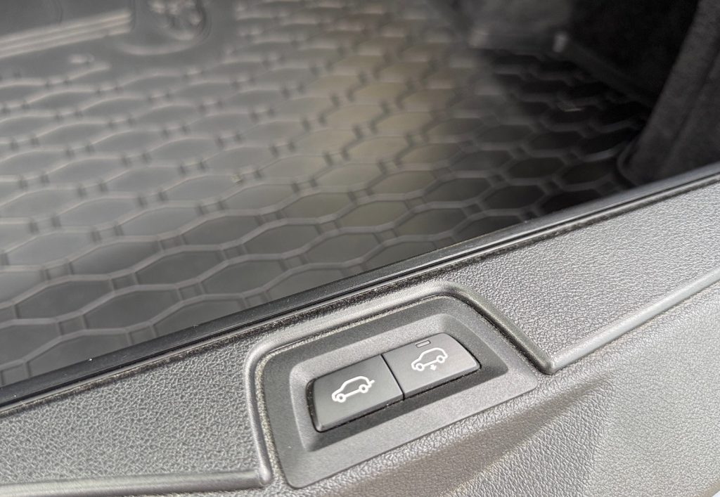 BMW X5 xDrive40i ///M Sport Packet LASER 360°3D KAMERA HEAD-UP R21 SLOVENSKÉ VOZIDLO