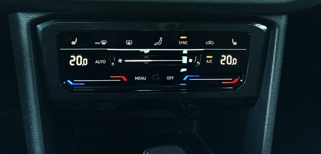Volkswagen VW Tiguan 2.0 TDI 4MOTION IQ.LIGHT KAMERA RADAR VIRTUAL DSG