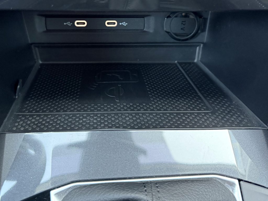 Volkswagen VW Tiguan 2.0 TDI 4MOTION IQ.LIGHT KAMERA RADAR VIRTUAL DSG
