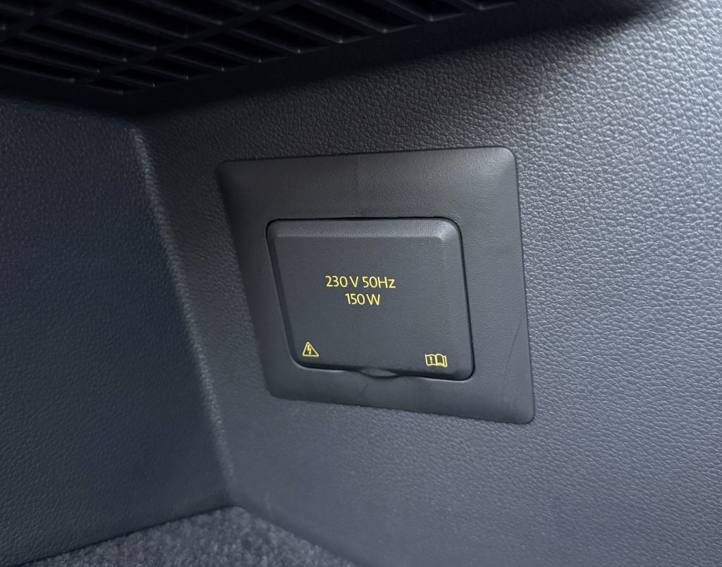 Volkswagen VW Tiguan 2.0 TDI 4MOTION IQ.LIGHT KAMERA RADAR VIRTUAL DSG